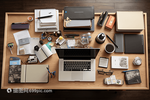 辦公桌工具與用品的擺放藝術